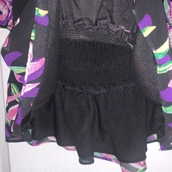 Puff Sleeve Floral Ruched Crop Top - Picture 9 of 12